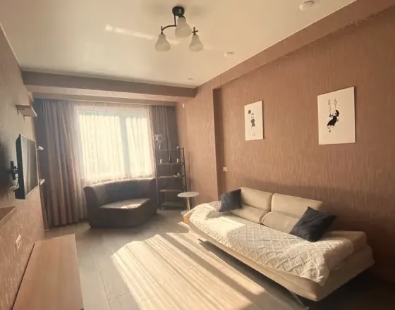 ქირავდება 2 ოთახიანი ბინა 50მ² 2/15 სართ თბილისი