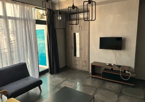 ქირავდება 2 ოთახიანი ბინა 50მ² 12/12 სართ თბილისი