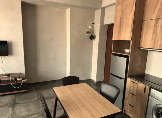 ქირავდება 2 ოთახიანი ბინა 50მ² 12/12 სართ თბილისი