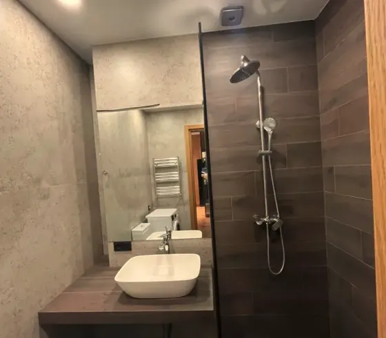 ქირავდება 2 ოთახიანი ბინა 50მ² 12/18 სართ თბილისი