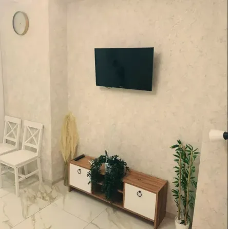 ქირავდება 2 ოთახიანი ბინა 55მ² 5/17 სართ თბილისი