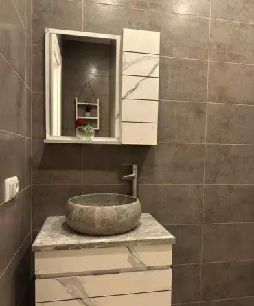 ქირავდება 2 ოთახიანი ბინა 55მ² 5/17 სართ თბილისი