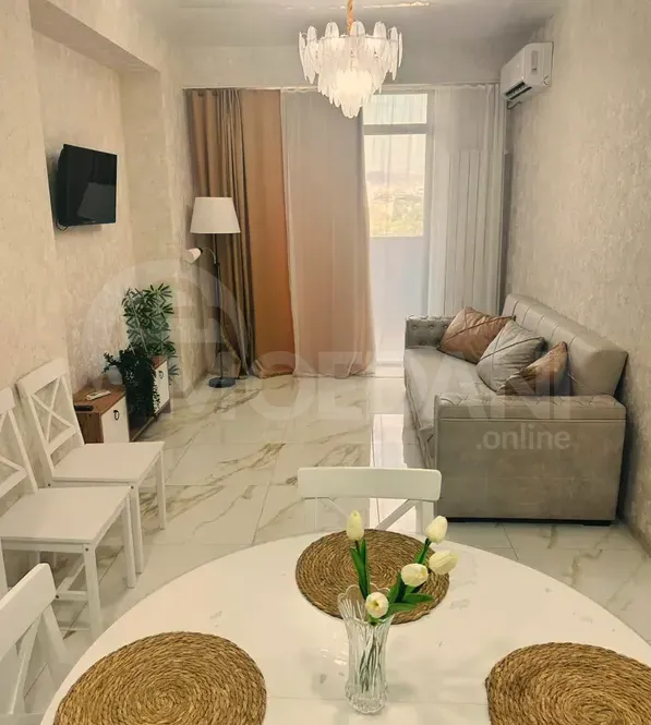 ქირავდება 2 ოთახიანი ბინა 55მ² 5/17 სართ თბილისი - photo 1