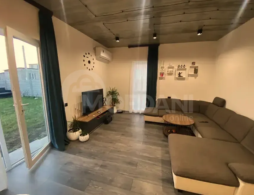 იყიდება 5 ოთახიანი ბინას 400მ² 2/1 სართ თბილისი - photo 1