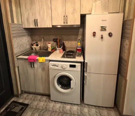 ქირავდება 2 ოთახიანი ბინა 40მ² 1/2 სართ თბილისი