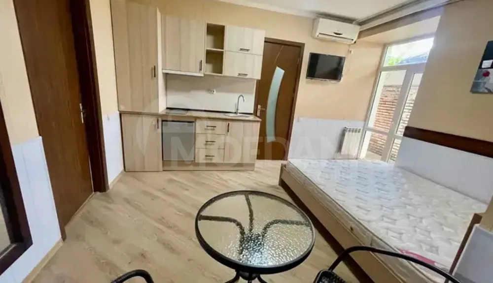 Сдам 1-комн. квартиру 25м² 1/2 эт. Тбилиси - изображение 2