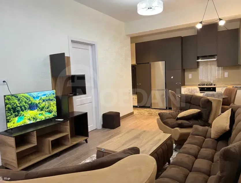 ქირავდება 2 ოთახიანი ბინა 60მ² 8/17 სართ თბილისი - photo 1