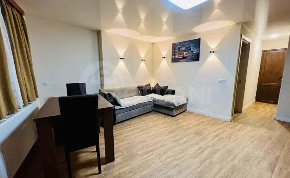 ქირავდება 2 ოთახიანი ბინა 50მ² 1/3 სართ თბილისი - photo 1