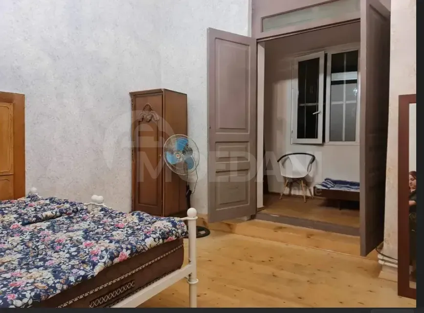 ქირავდება 2 ოთახიანი ბინა 45მ² 1/1 სართ თბილისი - photo 1