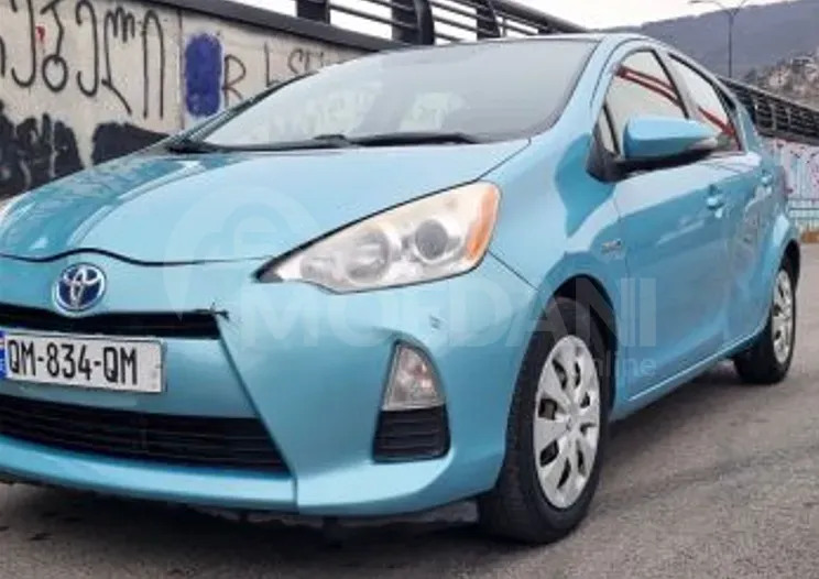 Toyota Prius C 1.5L 2012 Тбилиси - изображение 1