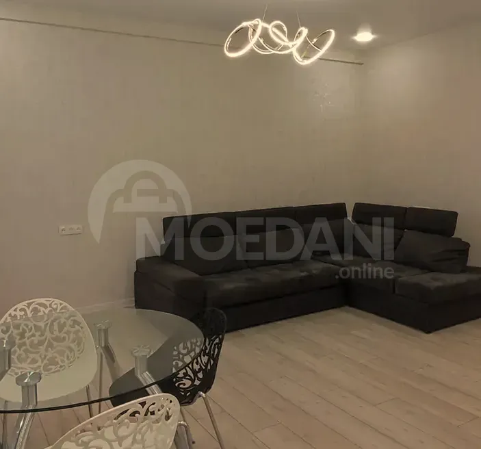 ქირავდება 2 ოთახიანი ბინა 70მ² 4/4 სართ თბილისი - photo 1