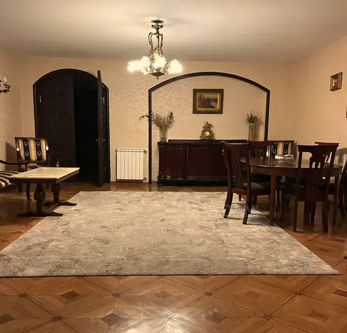 Продам 5-комн. квартиру 165м² 2/10 эт. Тбилиси - изображение 1