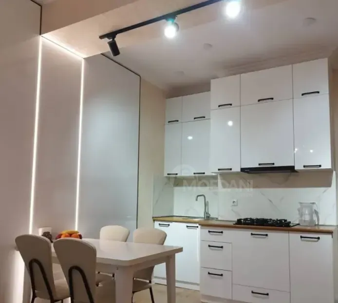 Продам 3-комн. квартиру 65м² 3/8 эт. Батуми - изображение 2