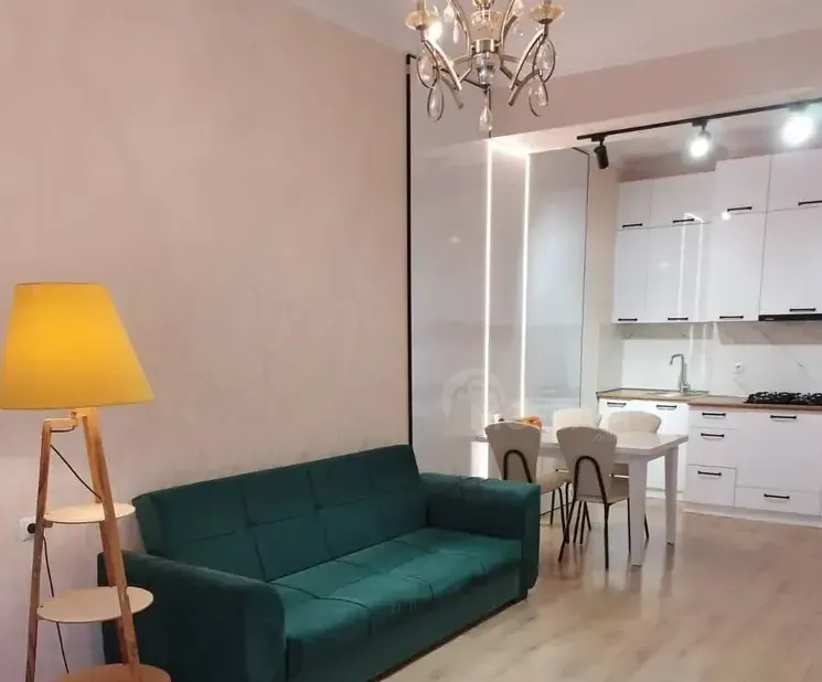 Продам 3-комн. квартиру 65м² 3/8 эт. Батуми - изображение 1