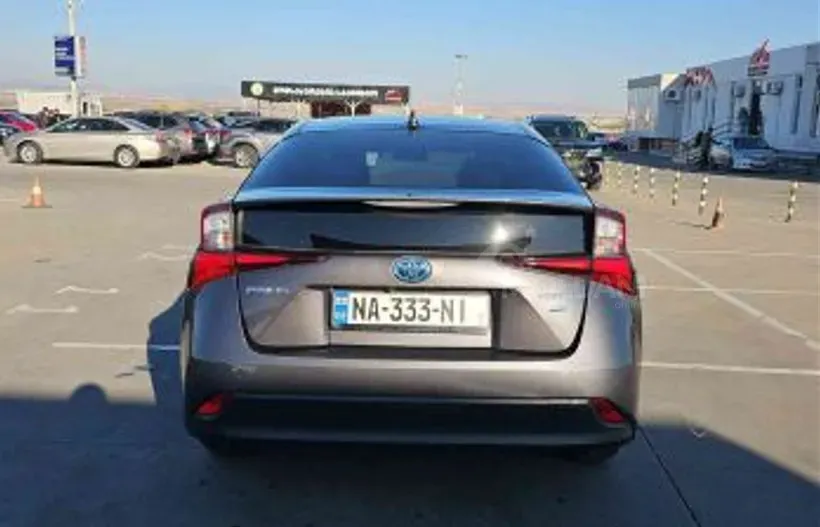 Toyota Prius 1.8L 2020 Тбилиси - изображение 5