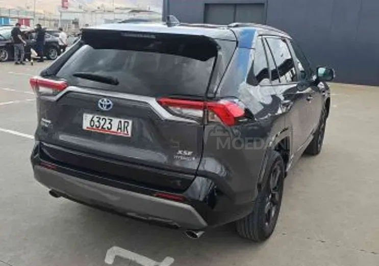 Toyota RAV4 2.5L 2020 Тбилиси - изображение 3