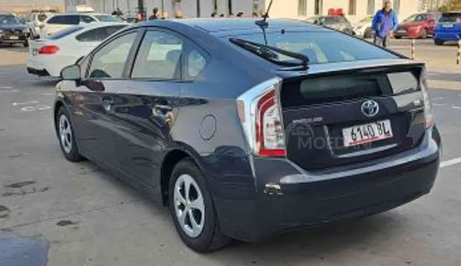 Toyota Prius 1.8L 2014 Тбилиси - изображение 6