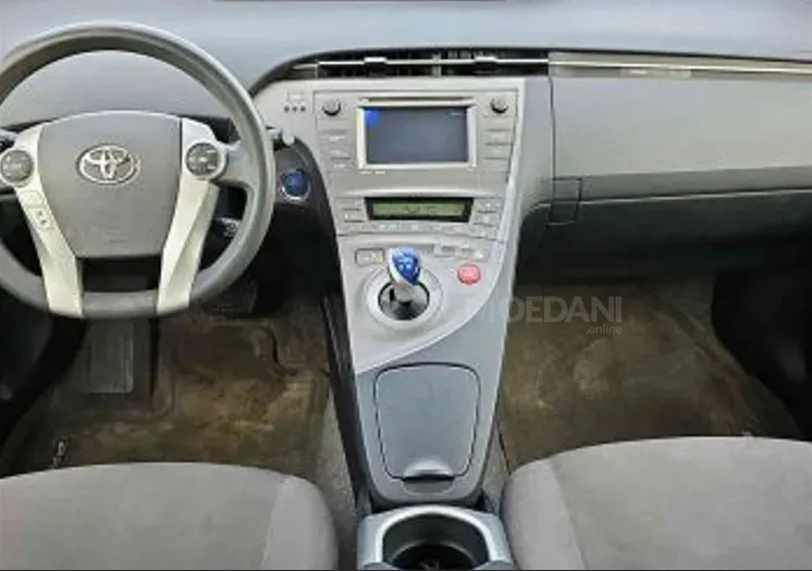 Toyota Prius 1.8L 2014 Тбилиси - изображение 7