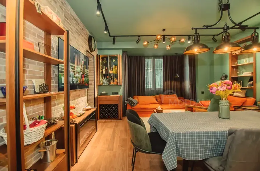 Продам 2-комн. квартиру 70м² 2/6 эт. Батуми - изображение 3