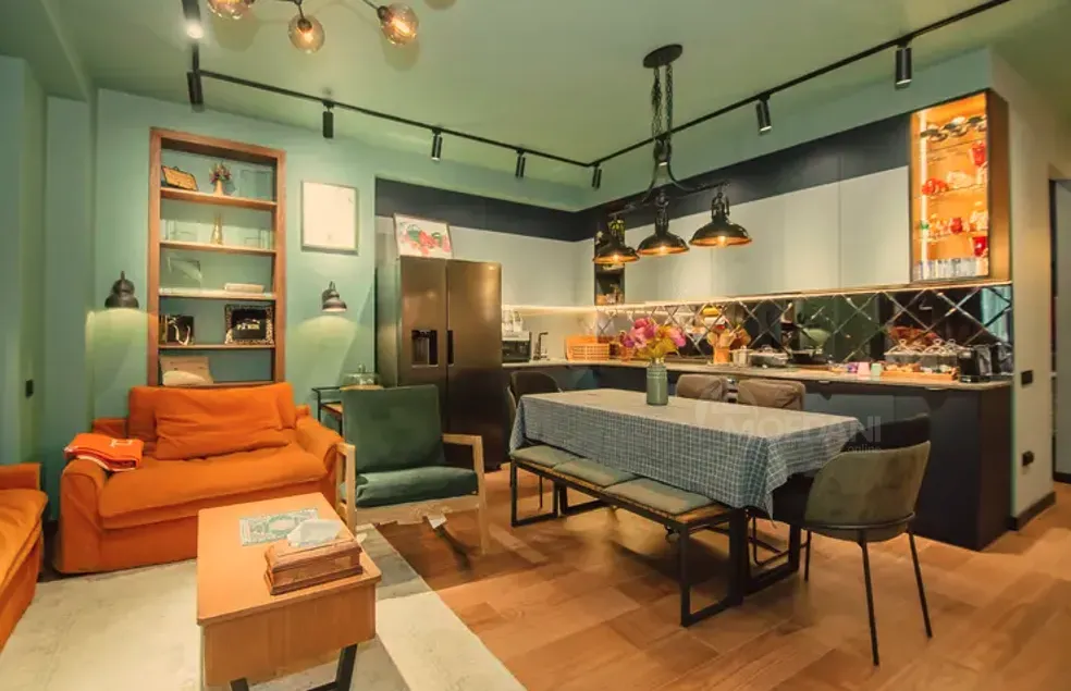 Продам 2-комн. квартиру 70м² 2/6 эт. Батуми - изображение 1