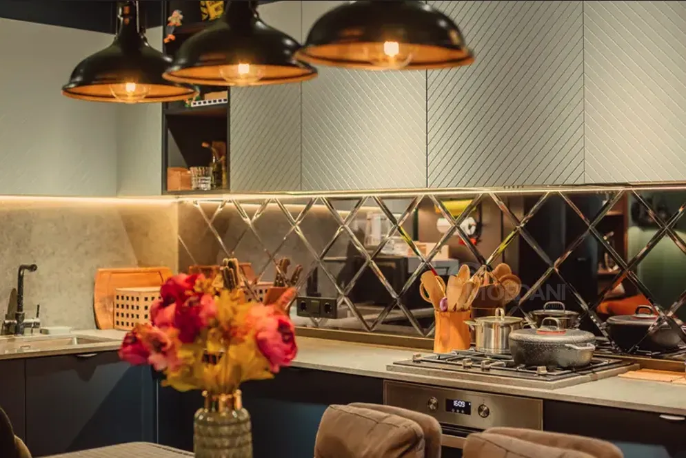 Продам 2-комн. квартиру 70м² 2/6 эт. Батуми - изображение 4