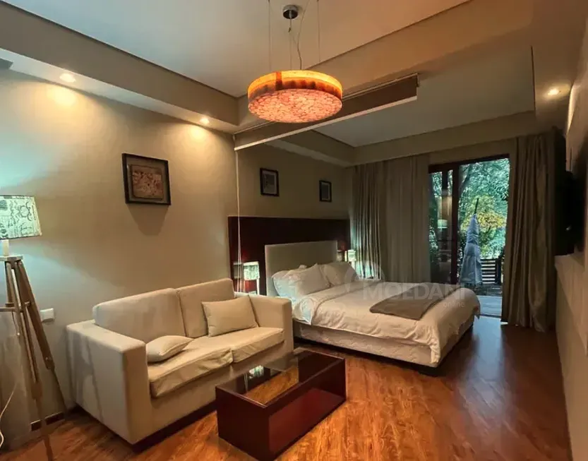 Продам 1-комн. квартиру 38м² 1/4 эт. Батуми - изображение 1