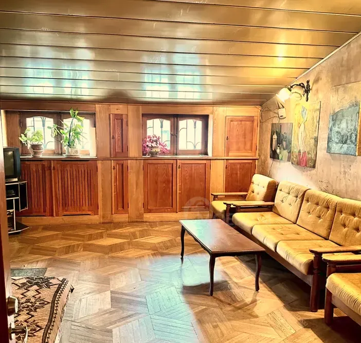 ქირავდება 5 ოთახიანი ბინა 180მ² 5/5 სართ თბილისი - photo 8