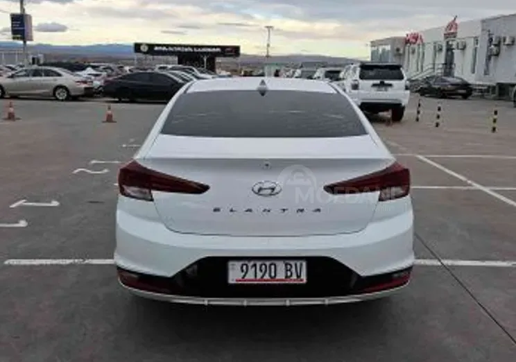 Hyundai Elantra 2019 Tbilisi - photo 5