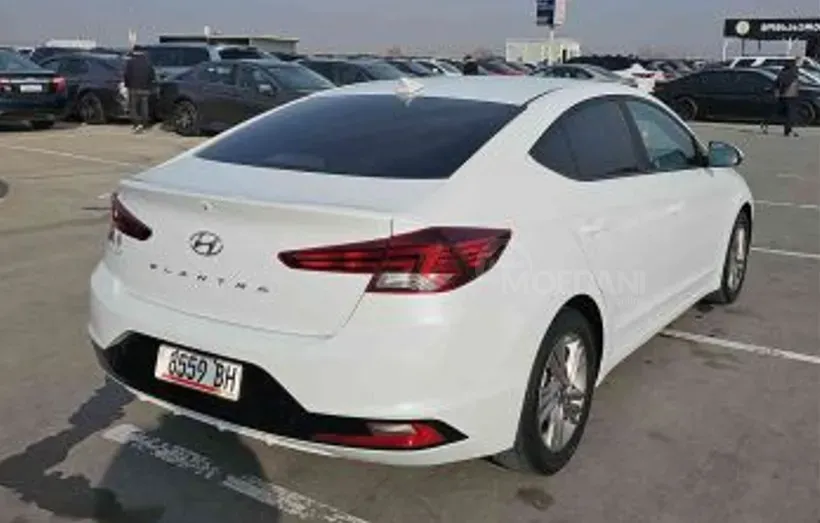 Hyundai Elantra 2019 Tbilisi - photo 4