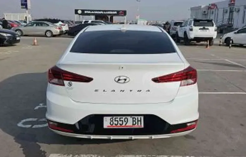 Hyundai Elantra 2019 Tbilisi - photo 5