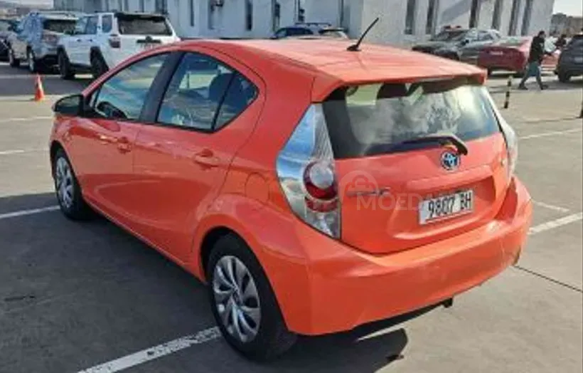 Toyota Prius 1.5L 2014 Тбилиси - изображение 6