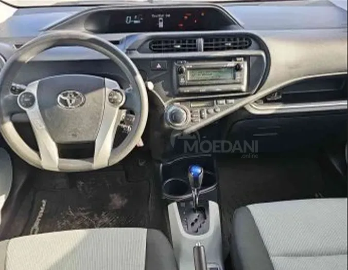 Toyota Prius 1.5L 2014 Тбилиси - изображение 7