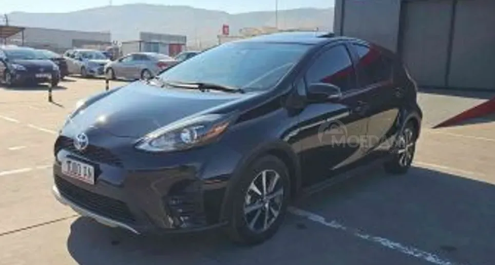 Toyota Prius C 1.5L 2018 Тбилиси - изображение 2