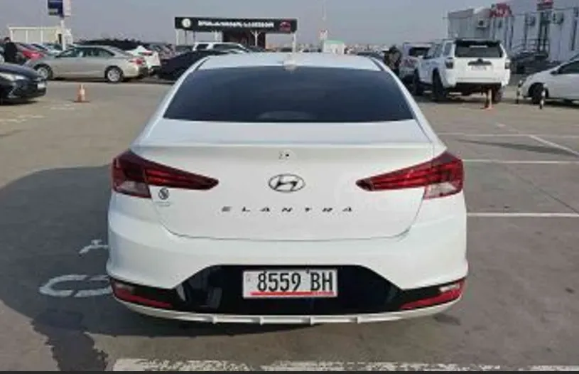 Hyundai Elantra 2019 Tbilisi - photo 4