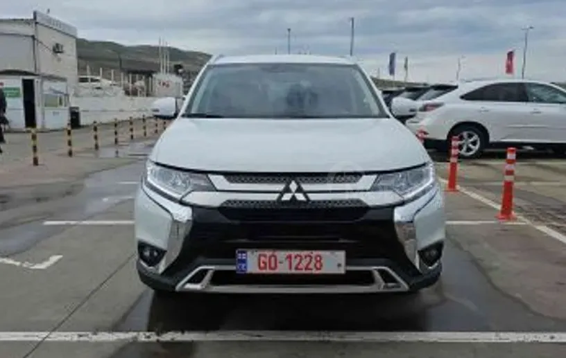 Mitsubishi Outlander 2019 Тбилиси - изображение 1