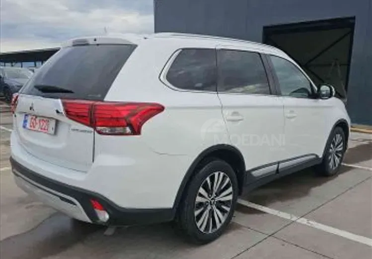 Mitsubishi Outlander 2019 Тбилиси - изображение 4