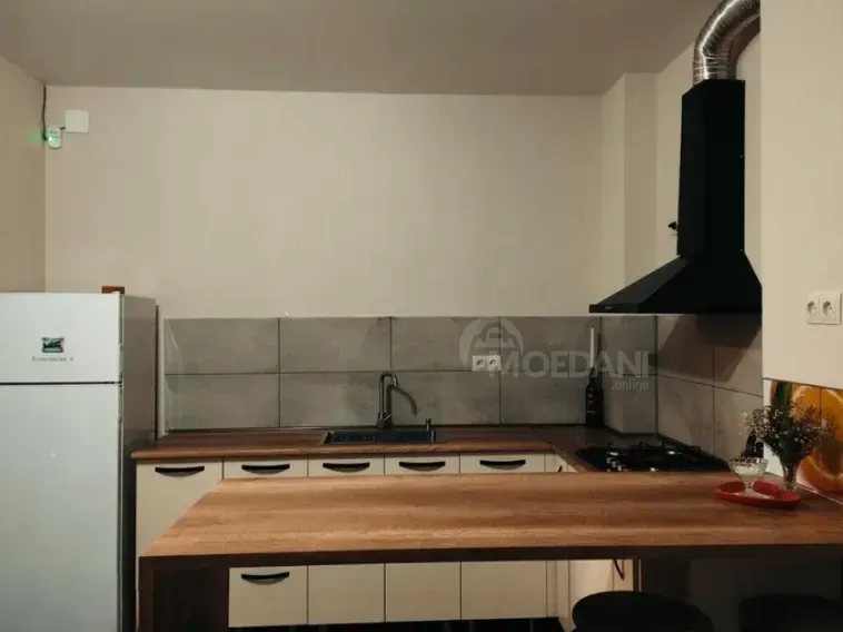 Сдам 2-комн. квартиру 45м² 2/9 эт. Тбилиси - изображение 3