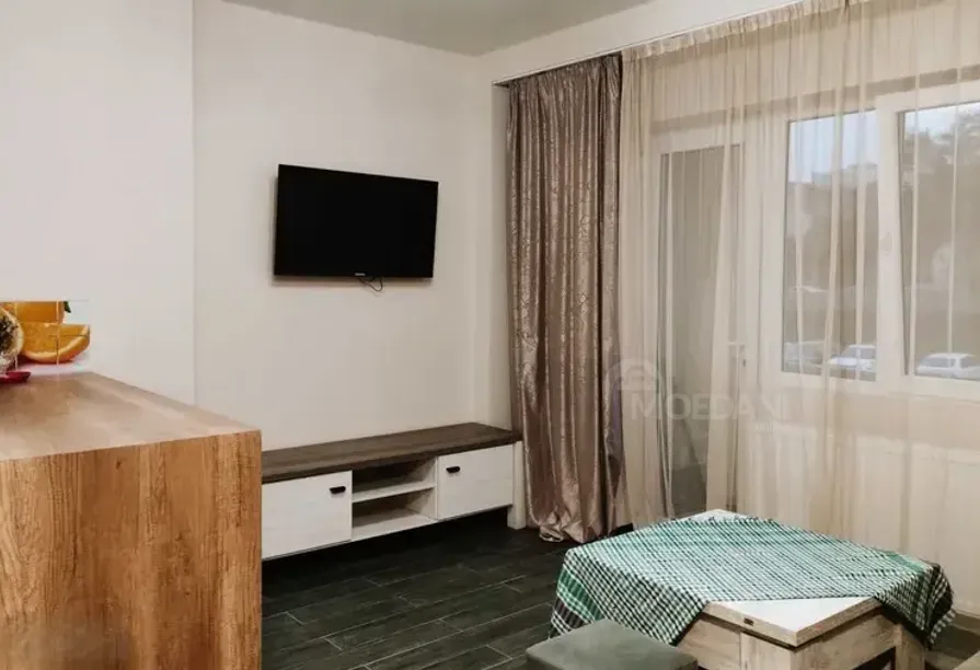 Сдам 2-комн. квартиру 45м² 2/9 эт. Тбилиси - изображение 2