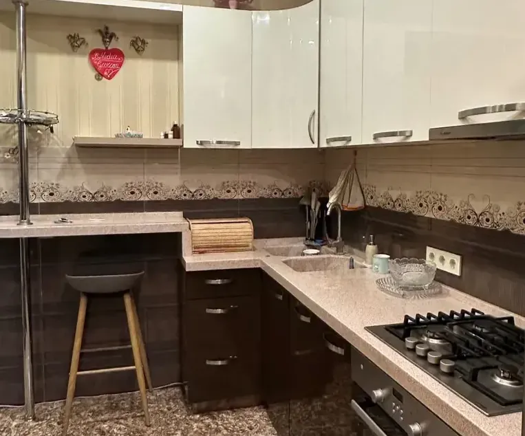 Apartments For Rent three-room 70м² 13/15 floor Tbilisi - photo 1