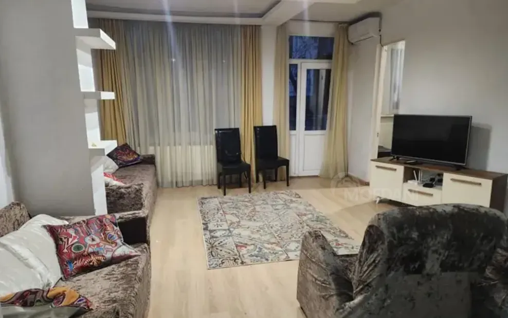 Apartments For Rent three-room 85м² 2/5 floor Tbilisi - photo 1
