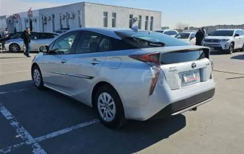 Toyota Prius 1.6L 2016 Тбилиси - изображение 6