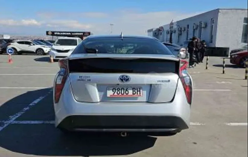 Toyota Prius 1.6L 2016 Тбилиси - изображение 5