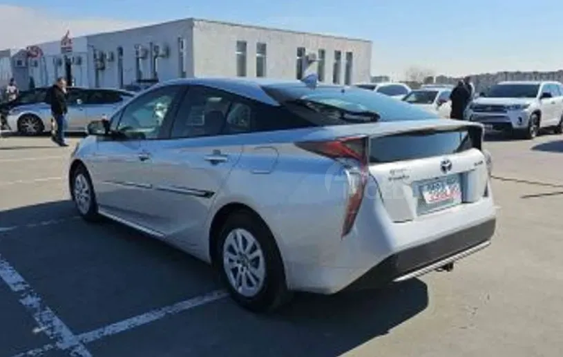 Toyota Prius 1.8L 2016 Тбилиси - изображение 6