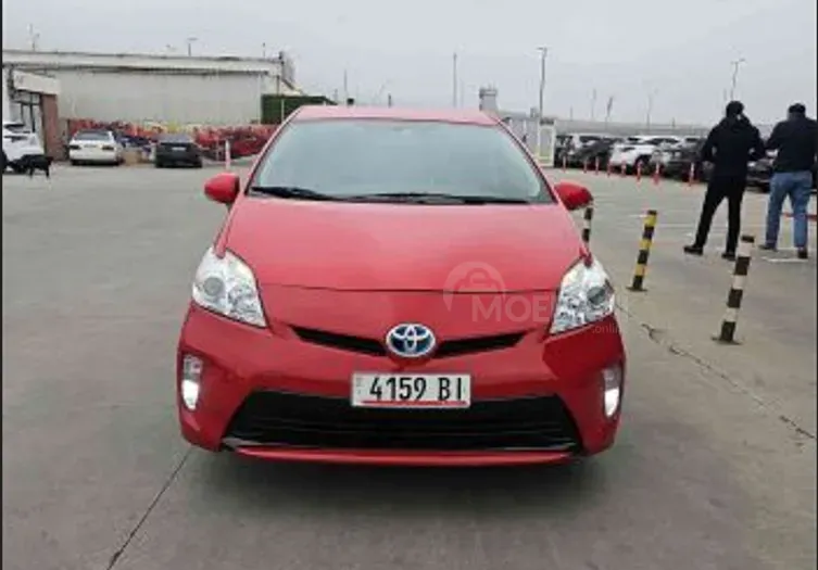 Toyota Prius 1.8L 2015 Тбилиси - изображение 1