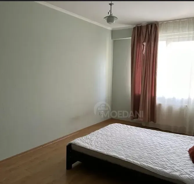 იყიდება 3 ოთახიანი ბინას $145 000  თბილისში  110მ² 9/10 სართ თბილისი - photo 2