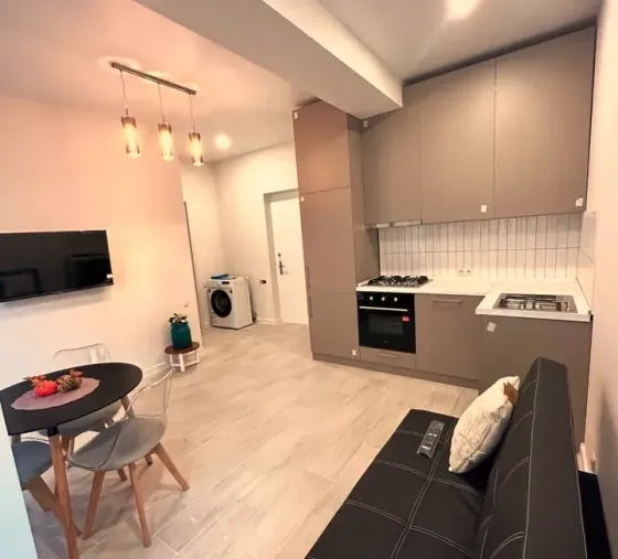 ქირავდება 2 ოთახიანი ბინა 45მ² 5/10 სართ თბილისი