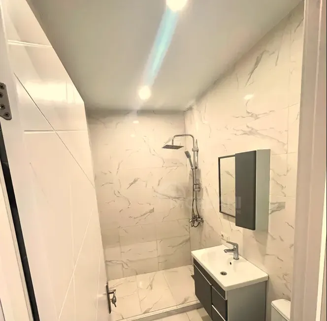 ქირავდება 2 ოთახიანი ბინა 45მ² 5/10 სართ თბილისი - photo 4