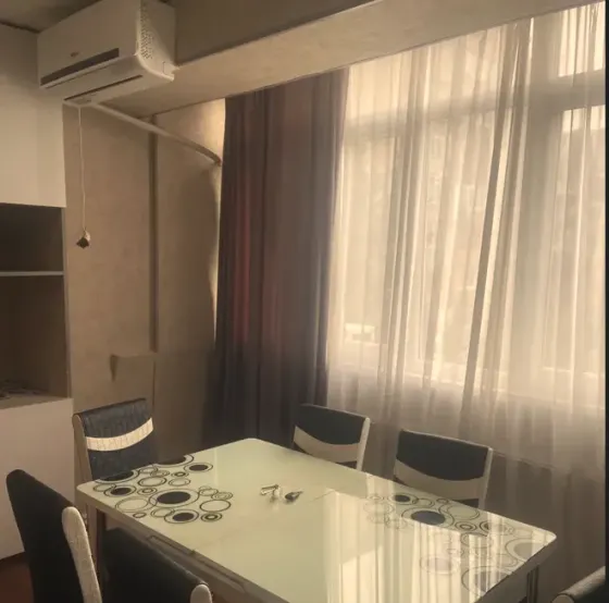 ქირავდება 2 ოთახიანი ბინა 65მ² 4/8 სართ თბილისი