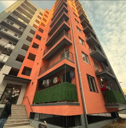 იყიდება 2 ოთახიანი ბინას 57მ² 10/10 სართ თბილისი