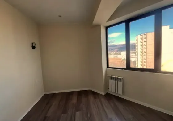 იყიდება 2 ოთახიანი ბინას 41მ² 7/14 სართ თბილისი